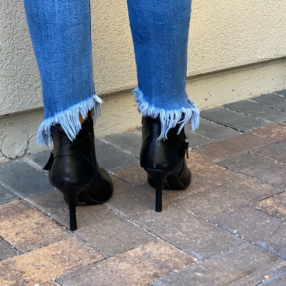 Black Leather Pointy Toe Stiletto Heel Ankle Boots - Picture 7 of 8